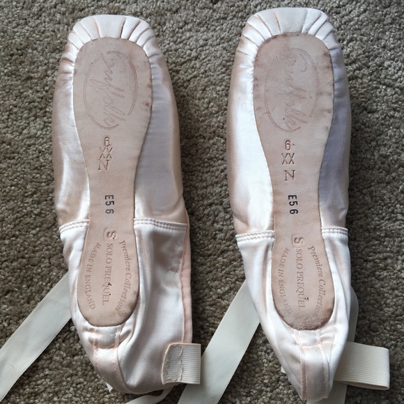 Suffolk Solo Prequel Pointe Shoes Worn Once - Picture 3 of 4